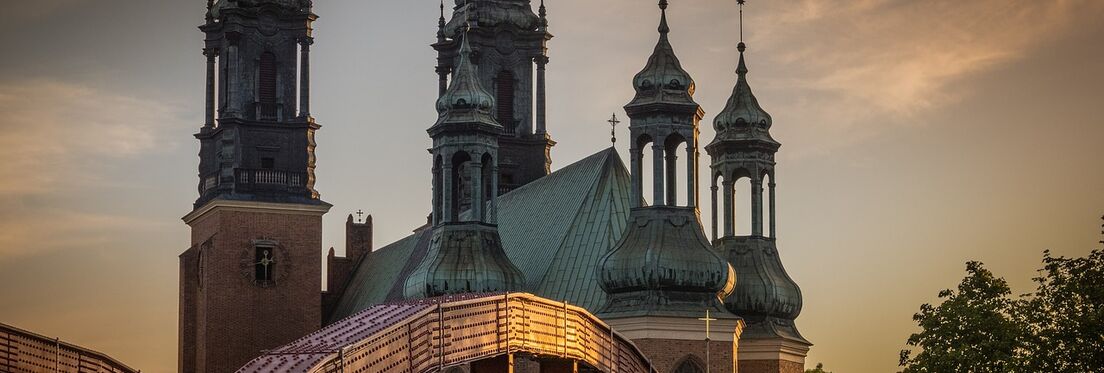 Brücke und Kirche in Poznan. Image by Maciej from Pixabay